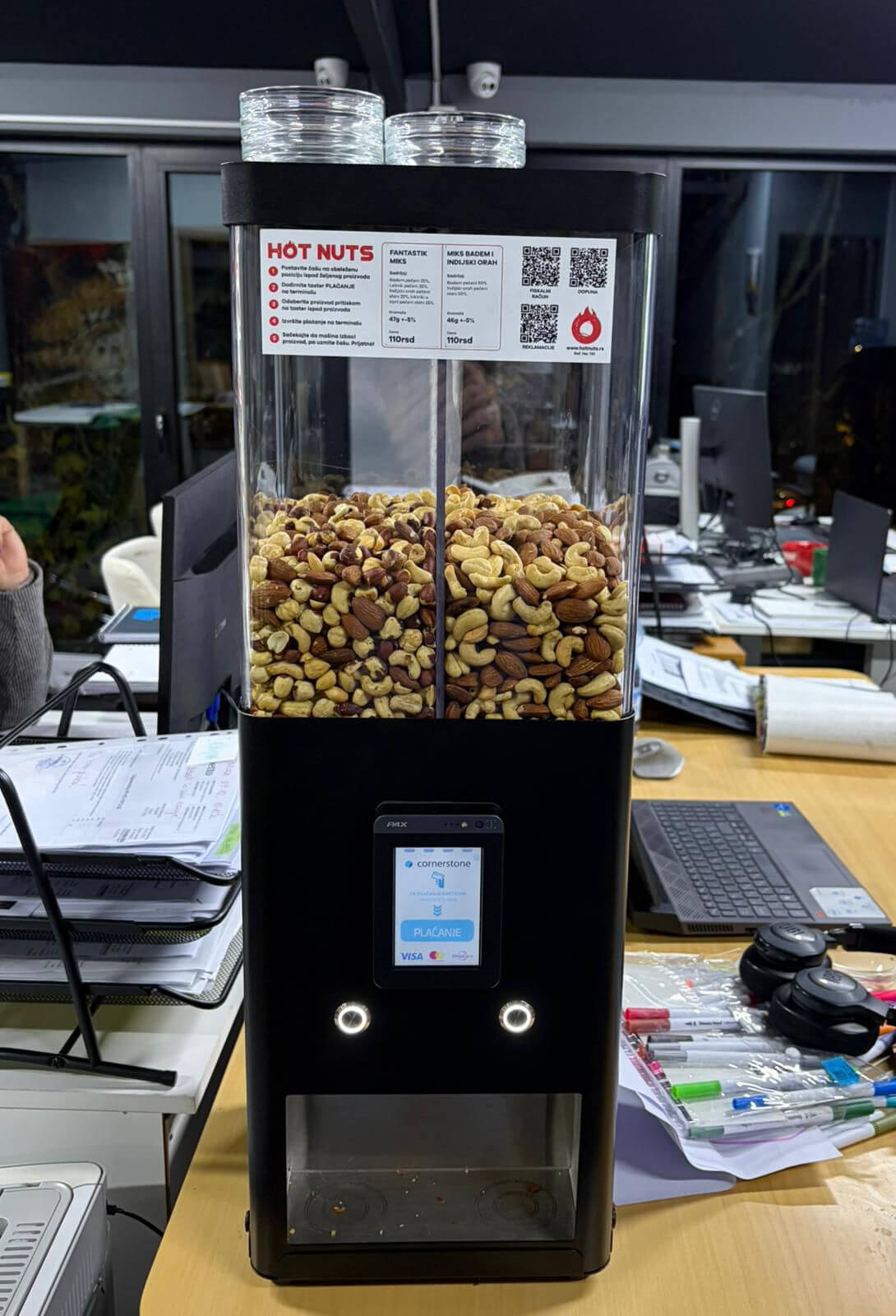 Mini bulk vending machine
